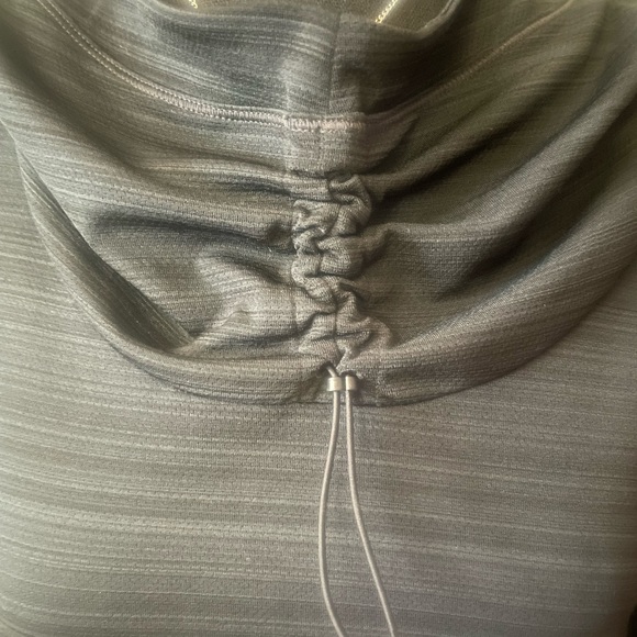 Lole Black/Charcoal Lightweight Pullover with Hood - Picture 3 of 8